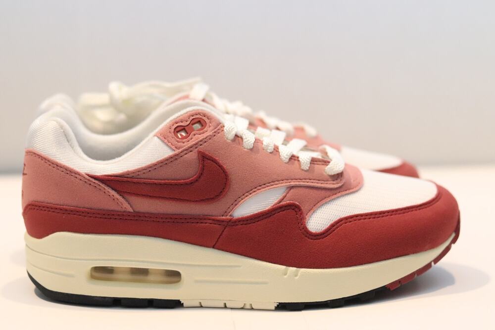 Nike Air Max 1 Sz 7.5 - Red Stardusk